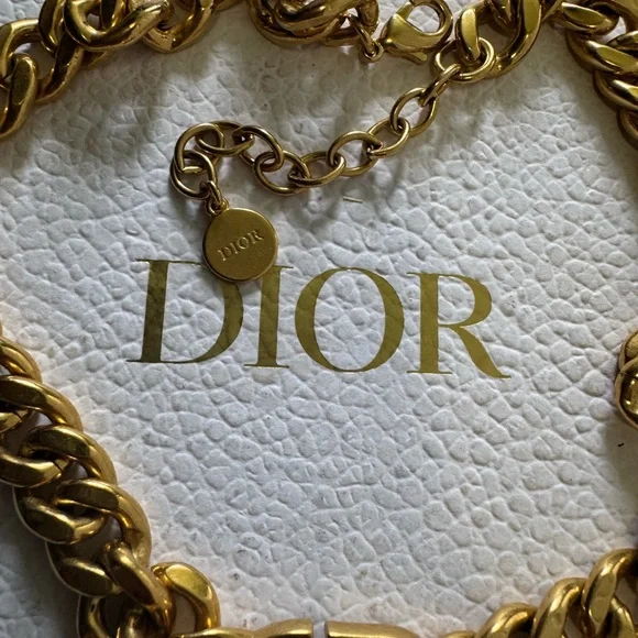 Dior Luxurious Gold-Tone Chain Necklace - Picture 4 of 6